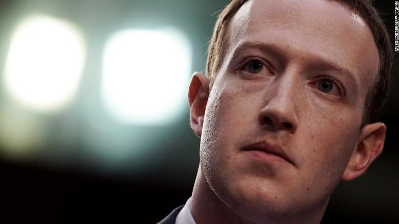 Mediat nxjerrin në pah një bisedë të Zuckerbergut me punonjësit e tij – flet edhe për rrezikun që i kanoset Facebook-ut nga politika