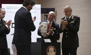 SHBA kthen kokën e statujës së mermerit të vjedhur në Itali