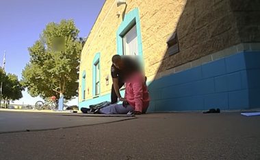 U filmua duke përdorur forcë të tepruar ndaj nxënëses 11-vjeçe, polici amerikan jep dorëheqje – shokohet opinioni me pamjet e publikuara