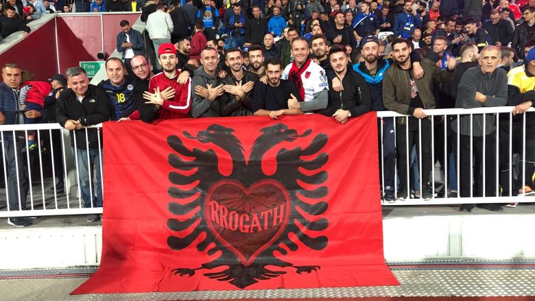 Tifozët nga Tuzi i dhanë mbrëmë Kosovës mbështetje të madhe ndaj Malit të Zi