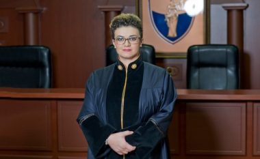 Lidhja e Historianëve të Kosovës kërkon dorëheqjen e kryetares së Gjykatës Kushtetuese, Arta Hajrizi-Rama