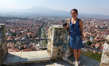 Këshilltarja e udhëtimit nga Hong Kong viziton Kosovën – mahnitet me mikpritjen dhe bukuritë natyrore