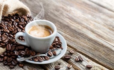 Kafeja mund të bëhet një luks i shtrenjtë, paralajmërojnë ekspertët – tregojnë edhe arsyet