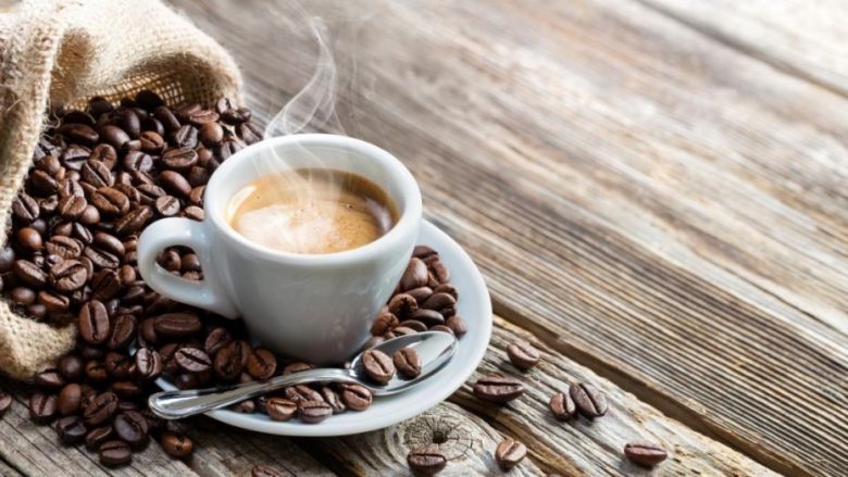 Kafeja mund të bëhet një luks i shtrenjtë, paralajmërojnë ekspertët – tregojnë edhe arsyet