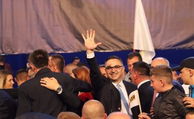 Tahiri: Mbështetni ata që nuk luhaten në mes sfidave, Ramushi bashkë me qytetarë po rrisin ndjenjën dhe shpresën për 100% Kosovë