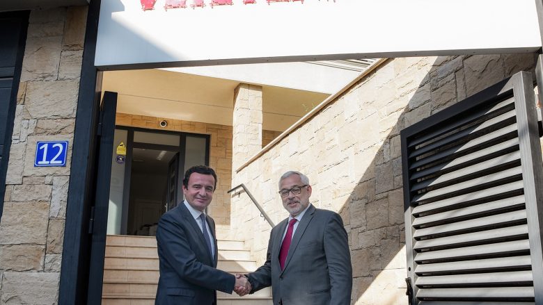 Ambasadori i Zvicrës uron Kurtin për rezultatin zgjedhor