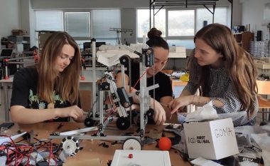 Ekipi përfaqësues i Kosovës po vazhdon përgatitjen për garën e robotikës që mbahet në Dubai