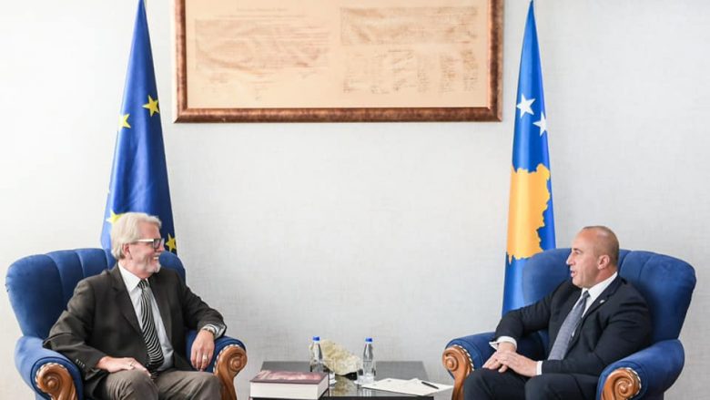 Haradinaj takon u.d. së shefit të EULEX-it, thotë se Kosova ka shënuar përparim thelbësor në sistemin e drejtësisë