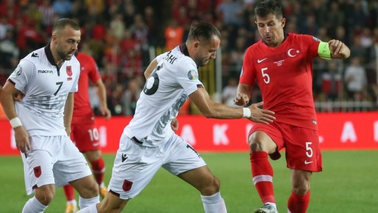 Pjesa e parë, Turqi 0-0 Shqipëri: Tensione dhe shumë kartonë të verdhë, kuqezinjtë mbahen mirë