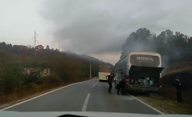 Merr flakë një autobus në rrugën Gjilan-Prishtinë