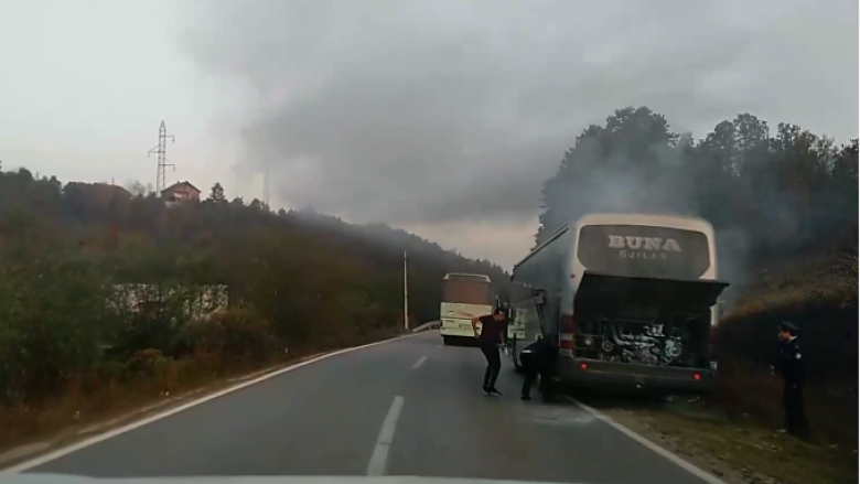 Merr flakë një autobus në rrugën Gjilan-Prishtinë