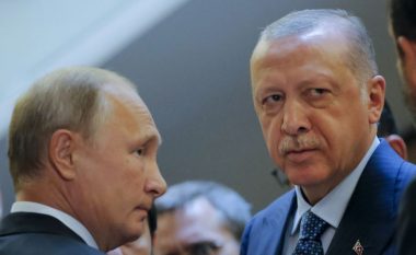 Pak orë para skadimit të paktit me SHBA-në, Erdogan takim kokë më kokë me Putinin