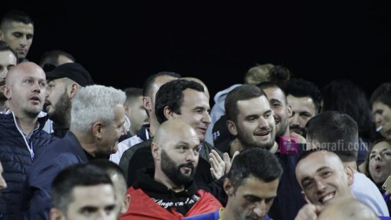 Mirupafshim në ndeshjen Kosovë-Angli, Albin Kurti paralajmëron prezencën e tij në “Fadil Vokrri”