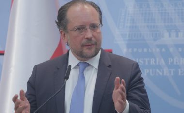 Ministri i Jashtëm i Austrisë: Azilkërkuesit shqiptarë, problem i përsëritur për Francën