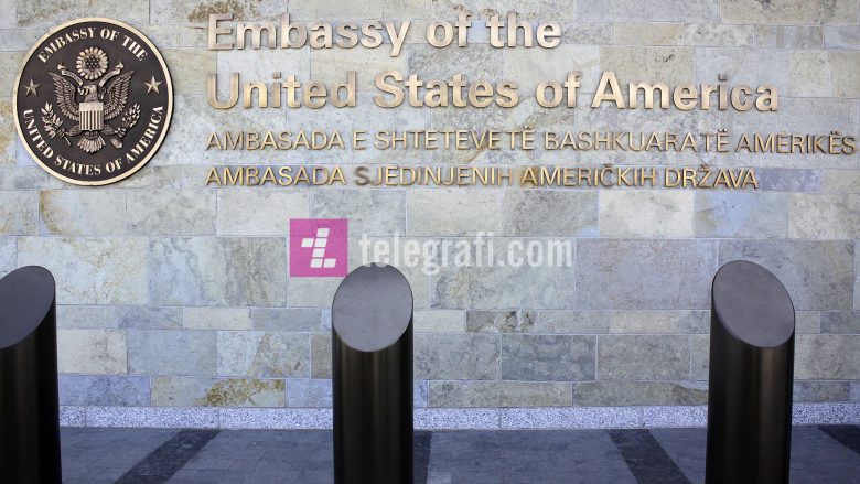 Ambasada amerikane: Qeveria e SHBA-së nuk mbështet asnjë parti apo kandidat në këto zgjedhje