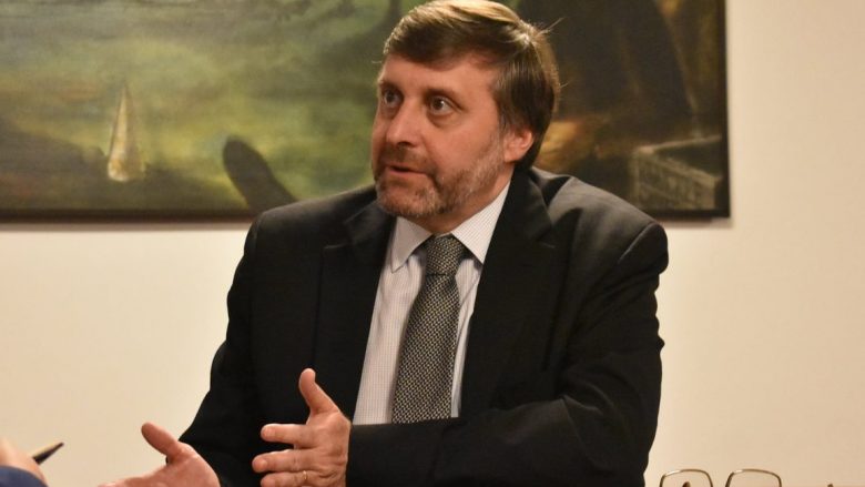 Palmer: Presim që Kosova të heqë tarifat, Serbia të ndalë fushatën për deligjitimim