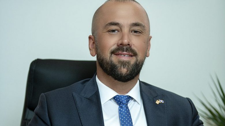 Kandidati për deputet nga koalicioni AAK-PSD, Fatos Axhemi shpalosë vështrimet e tij mbi rëndësinë e Fondit Zhvillimor