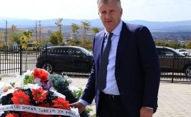 Suker qëndroi gjatë të martës në Kosovë, u nderua me çmimin “Fadil Vokrri i Artë”