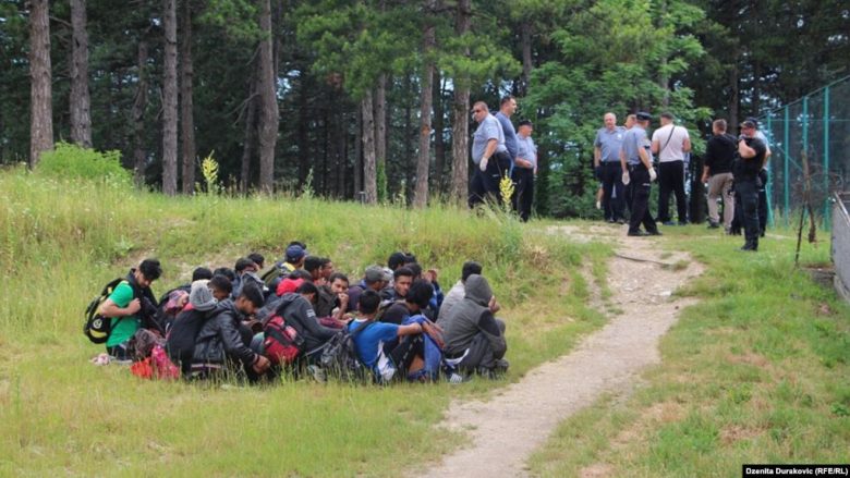 Kushtet e jetesës, tashmë janë të mjerueshme – Këshilli i Evropës i bën thirrje Bosnjës të zhvendosë një kamp migrantësh