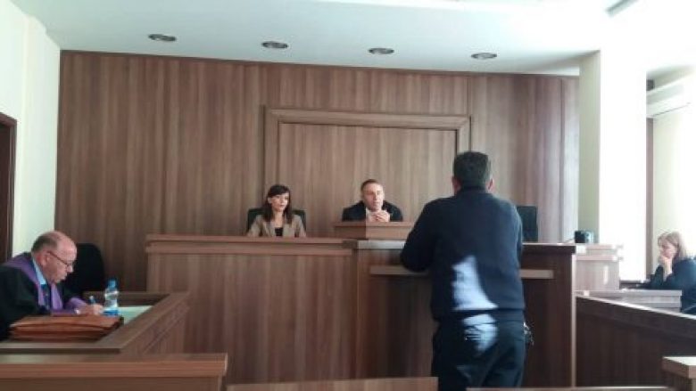 Gjykatësja “harron” ta shkruajë aktgjykimin, dënohet për herë të dytë i akuzuari se përdori armën pa leje