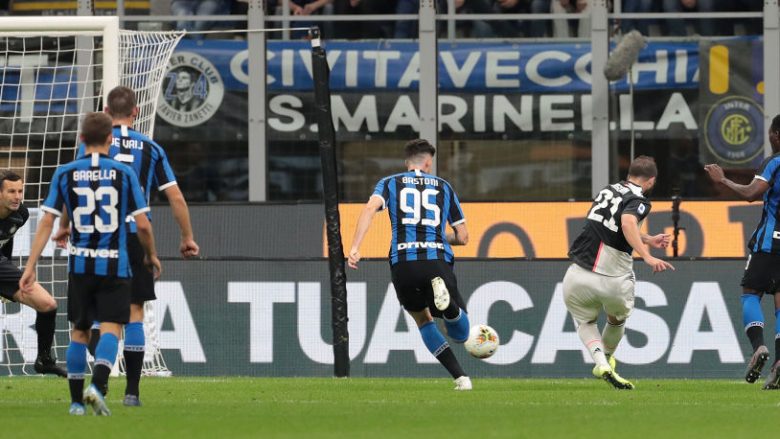 Juventusi i shkakton humbjen e parë Interit dhe i merr kreun e tabelës në Serie A