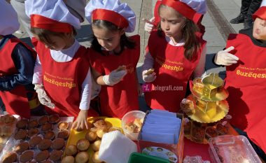 “Ju bleni ushqimet tona, ne ndihmojmë fëmijët me leukemi”, fëmijët me aktivitet humanitar në ditën botërore të ushqimit