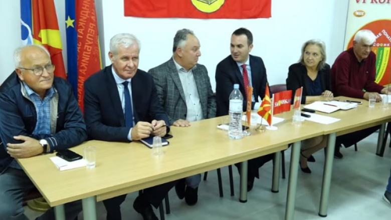 Arsimtarët në Maqedoni sot duhet të mësojnë sa do të jetë rritja e pagave
