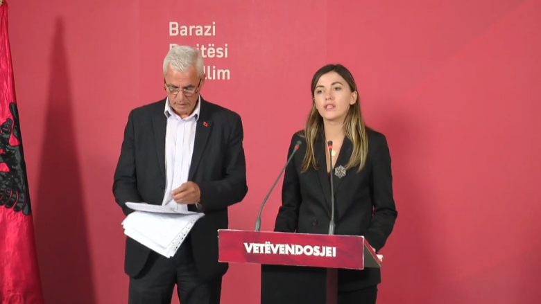 Vetëvendosje: Prokuroria e Prizrenit të mos i kryej hetimet për vdekjen e Astrit Deharit