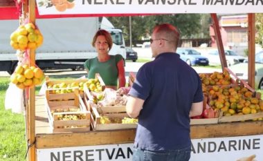 Ngjarja e vitit në Kroaci: Më shumë se 6000 kroatë duan të shkojnë te Kristina, për të blerë mandarina