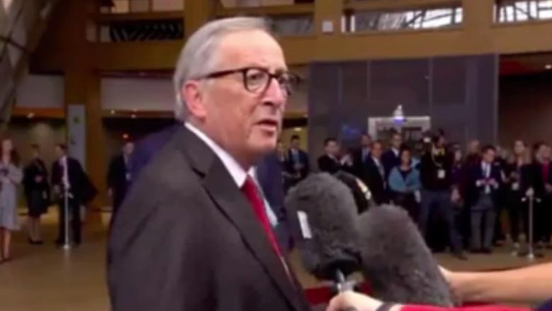 Juncker humb durimin, i bërtet gazetarit që e ndërpreu derisa po fliste rreth Brexit-it