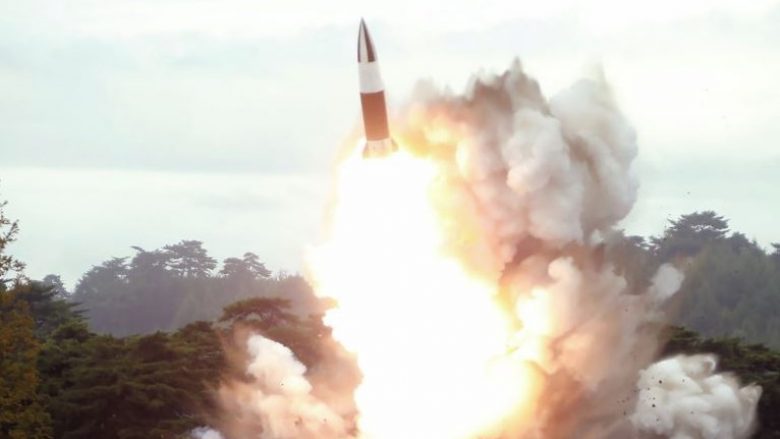 Koreja Veriore provokon tensione, teston “dy raketa balistike” në Detin e Japonisë