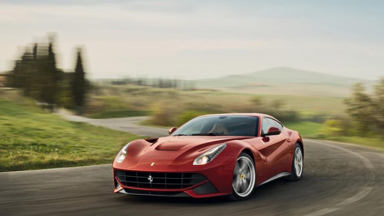 Sipas patentës së re, Ferrari nuk do ta largojë motorin V12