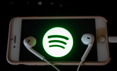 Spotify tani është në dispozicion edhe për Siri dhe Apple TV