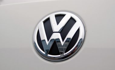 Volkswagen shfaq për herë të parë modelin Golf, dy javë para se ta prezantojë zyrtarisht