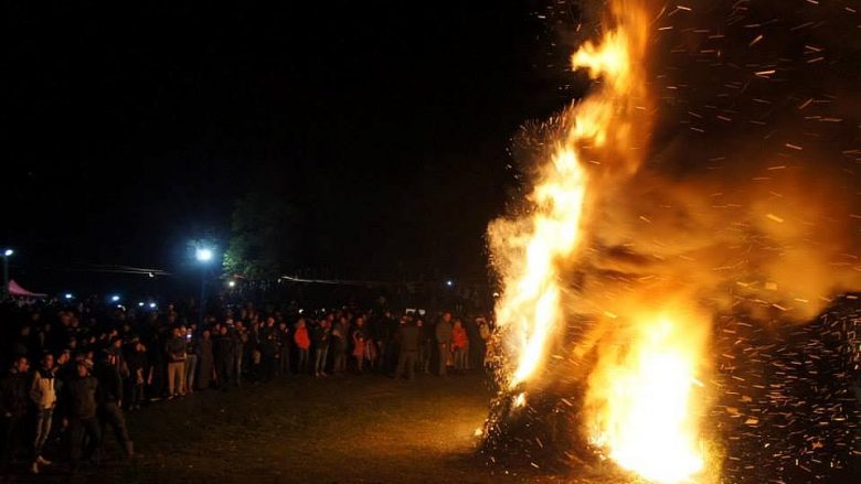Zjarret Sumedru, tradita që ka mbijetuar në Rumani për më se 2000 vjet