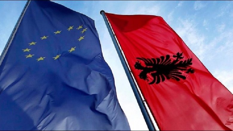 Franca nuk ndryshon qëndrim, është shumë herët për të filluar bisedimet për hapje të negociatave me vendet e Ballkanit