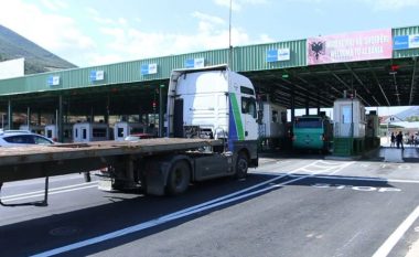 Miliona euro nga tregtia Shqipëri-Kosovë, por në Morinë kamionët presin me orë të gjata