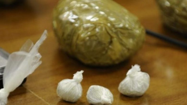 Kapet drogë në Vërmicë, arrestohen dy shtetas shqiptarë