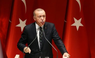 Erdogan kërcënon se do të dërgojë ‘miliona’ refugjatë në Evropë, nëse BE e quan “pushtim” operacionin ndaj Sirisë
