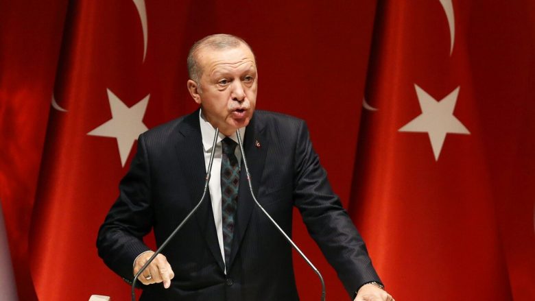 Erdogan kërcënon se do të dërgojë ‘miliona’ refugjatë në Evropë, nëse BE e quan “pushtim” operacionin ndaj Sirisë