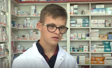 16 vjeçari me sindrom down, fillon punën si farmacist