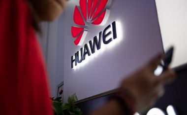 Huawei ngushton hendekun ndaj Samsung, në përpjekje për t’u bërë shitësi më i madh i telefonave