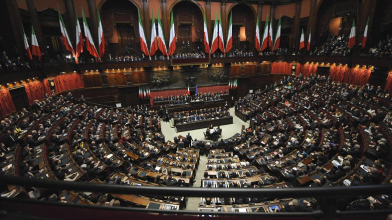 Italia shkurton numrin e parlamentarëve, ligji do të sjellë për arkën e shtetit një kursim prej 100 milionë euro në vit