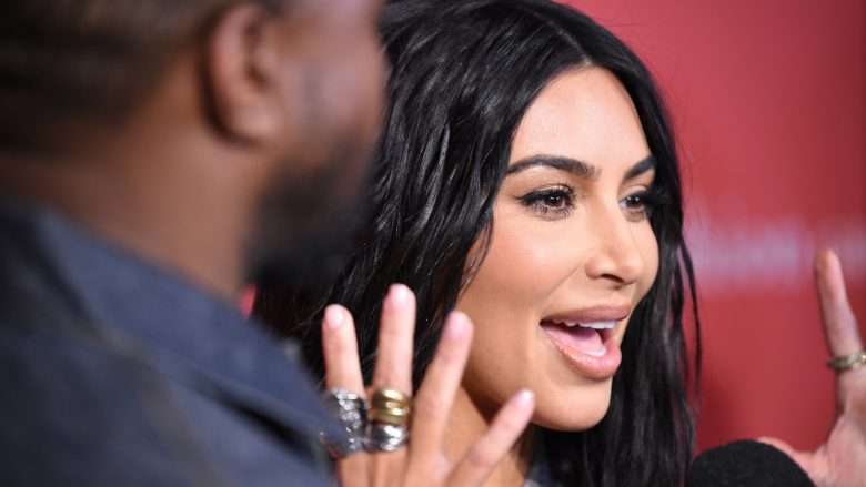 Kim Kardashian padit për 10 milionë dollarë aplikacionin iHandy: Si guxoni ta përdorni fotografinë time pa autorizim?