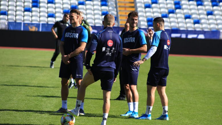 Atmosferë shumë e mirë dhe angazhim maksimal në stërvitje, Kosova në pritje të ndeshjes ndaj Malit të Zi
