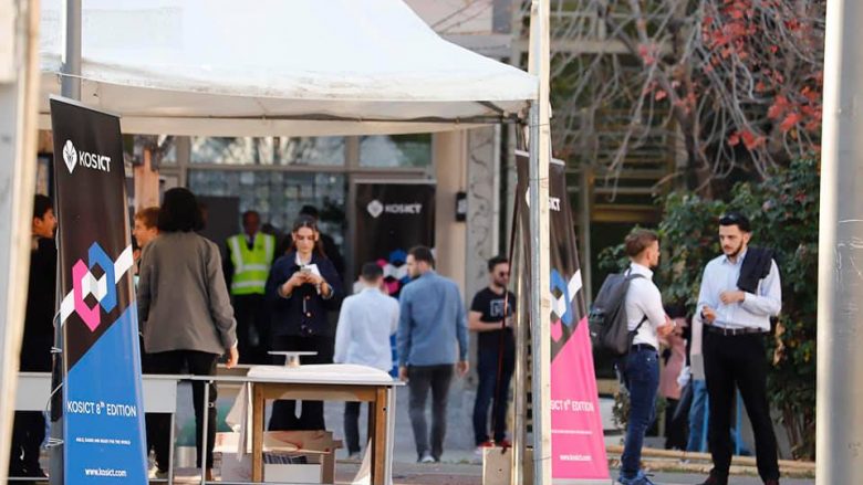 Shumë vizitorë, folës ndërkombëtarë, prezantim i 16 start up-eve, përfundon edicioni i tetë i festivalit më të madh në rajon të teknologjisë KosICT