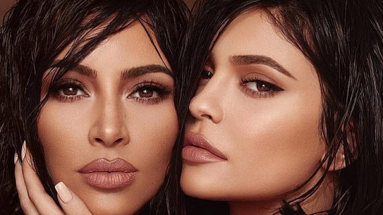Kylie Jenner me urim të përzemërt për Kim Kardashian në ditëlindjen e 39-të të saj