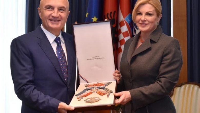 Presidenti Meta nderohet me titullin më të lartë të Kroacisë