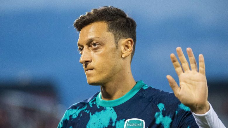 Coronavirus: Mesut Ozil refuzon të heq dorë nga një pjesë e pagës te Arsenali