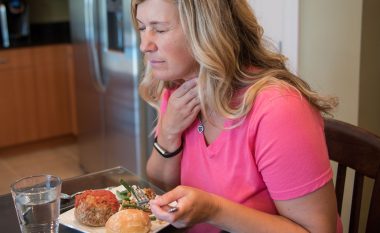 Kjo është mënyra më e mirë për të humbur peshë në rast se vuani nga tiroidja: Tri këshilla që duhet të ndiqni çdo ditë